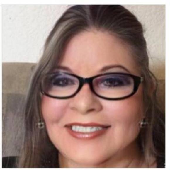 Meet your Posher, Lisa - Picture 1 of 1